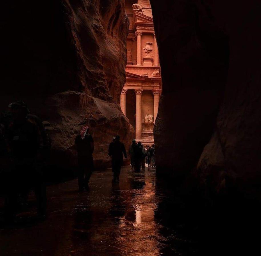 Petra Pillars Hostel Wadi Musa Exterior photo